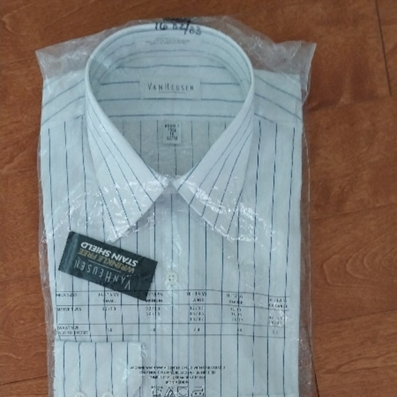 Van Heusen Men's Winkle free Striped Shirt - Picture 8 of 8